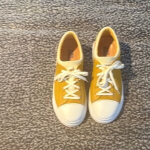 Samuel Hubbard Women’s size 8.5M Mustard Yellow & White Leather Sneakers!